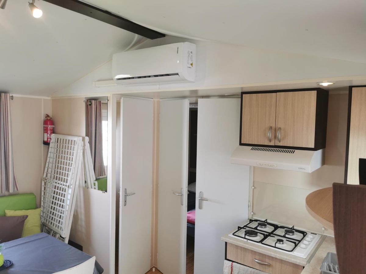 Mobil-home En Camping**** * Vic-la-Gardiole